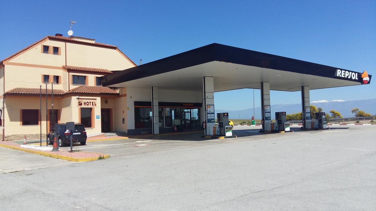 Area De Servicio Los Cerrillos Peraleda de la Mata Exterior foto